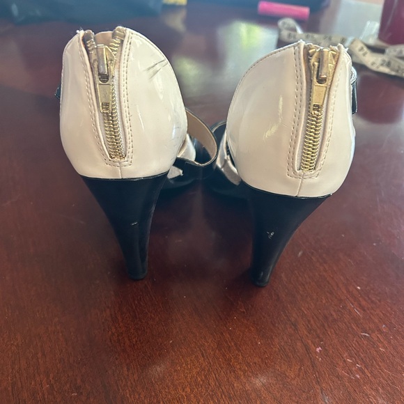 Black and white Forever by Paula Abdul heels - Picture 2 of 8